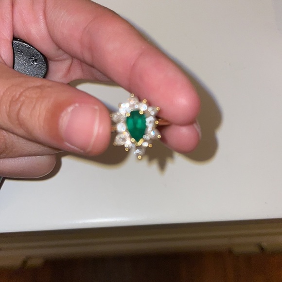 Real Diamond And Emerald Ring With Gold Ring - Picture 8 of 11